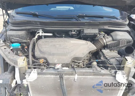 2017 Honda Pilot Ex-L z USA, uszkodzony, nr VIN 5FNYF5H58HB046557